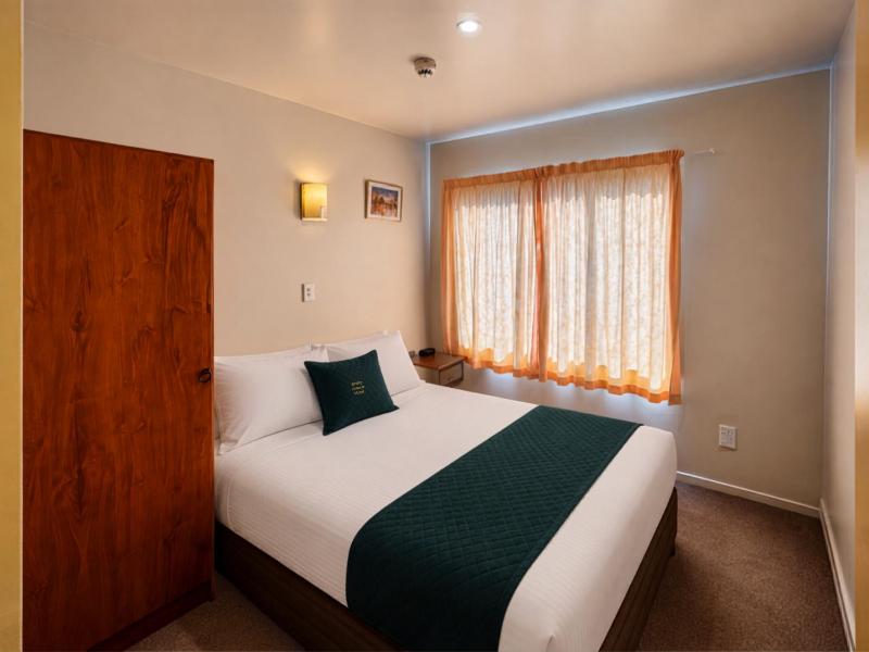 Bealey Avenue Motel - image 20