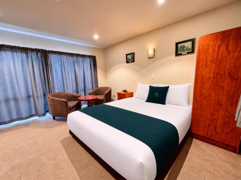 Bealey Avenue Motel - image 25