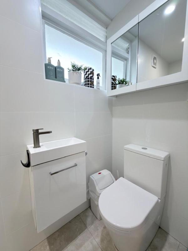 Manly Studio with Air-con - image 7