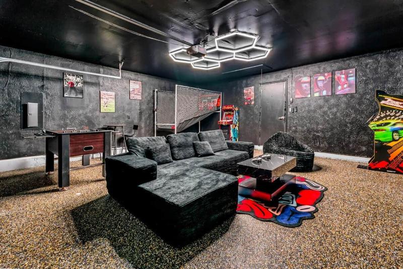 Retro Dallas Gem: Game Room + Fire Pit - image 22