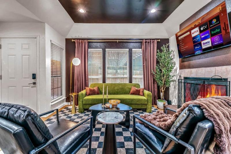 Retro Dallas Gem: Game Room + Fire Pit - image 43