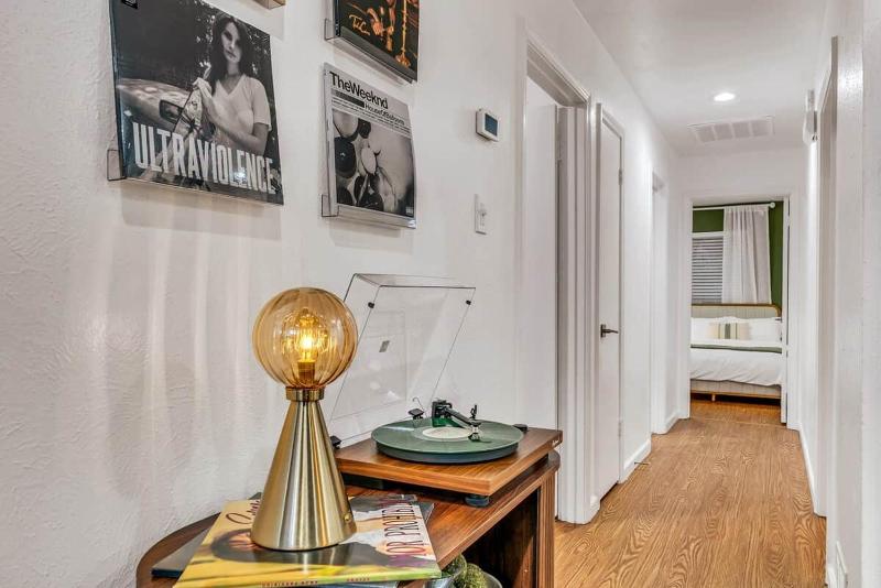 Retro Dallas Gem: Game Room + Fire Pit - image 9