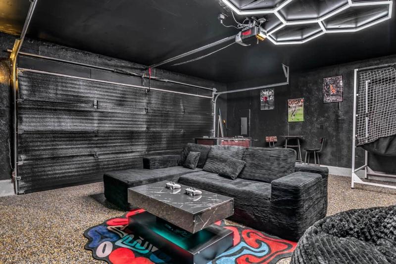 Retro Dallas Gem: Game Room + Fire Pit - image 11