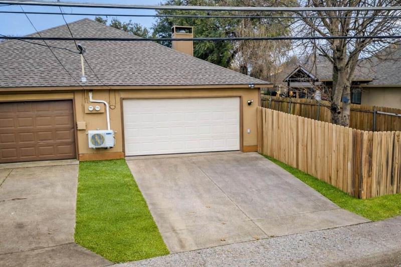 Retro Dallas Gem: Game Room + Fire Pit - image 25