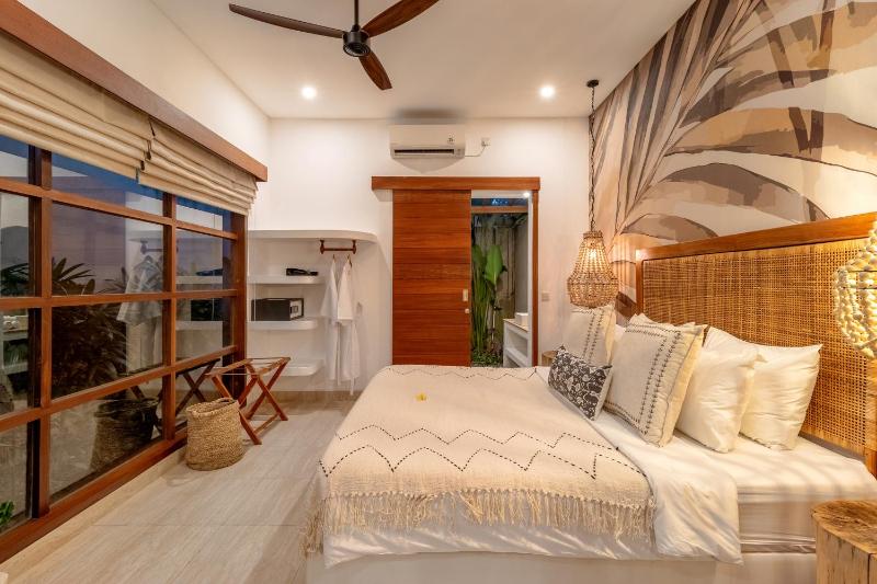 Villa Crusoe Stylish 3BR Oasis in Berawa - image 42