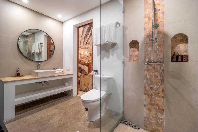 Villa Crusoe Stylish 3BR Oasis in Berawa - image 35