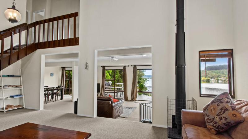 Rotoiti Bay Bliss - image 38