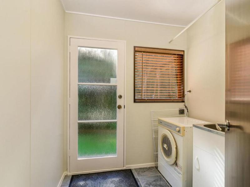 Rotoiti Bay Bliss - image 17