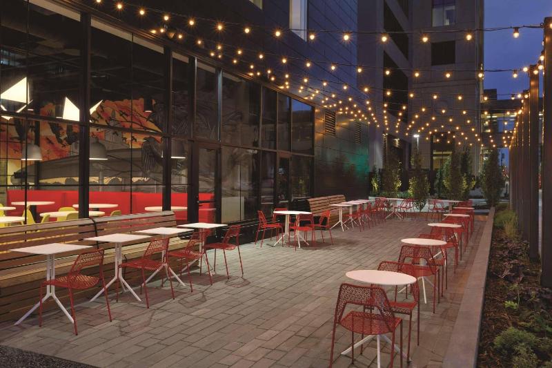 Radisson Red Minneapolis Downtown - image 33