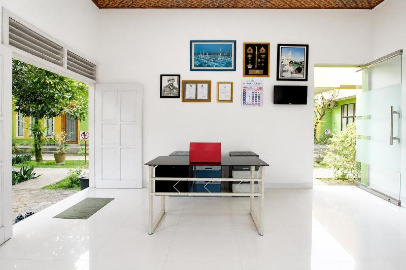 OYO 95373 Giriwardoyo Family Guest House - image 15