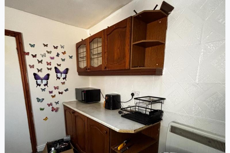 Aston 1-Bed Apartment Sleeps 2 near shops - image 11