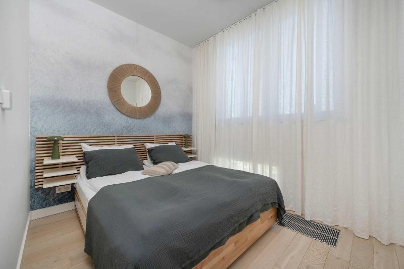 Przestronny Apartament z Tarasem i Parkingiem by Renters Restige - image 14