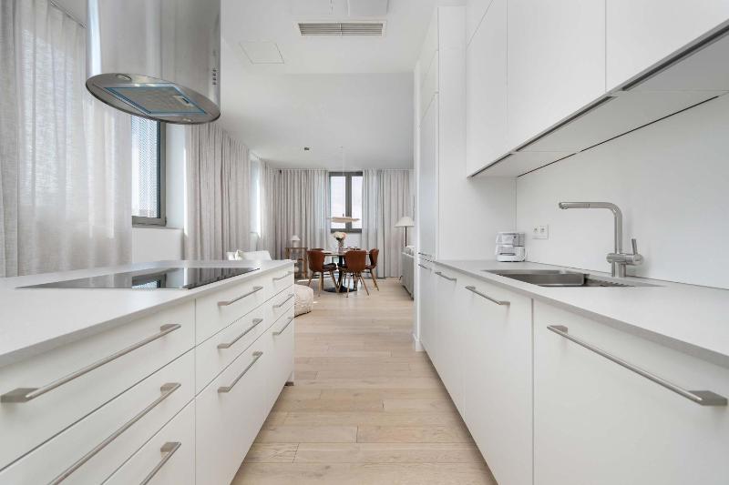 Przestronny Apartament z Tarasem i Parkingiem by Renters Restige - image 2