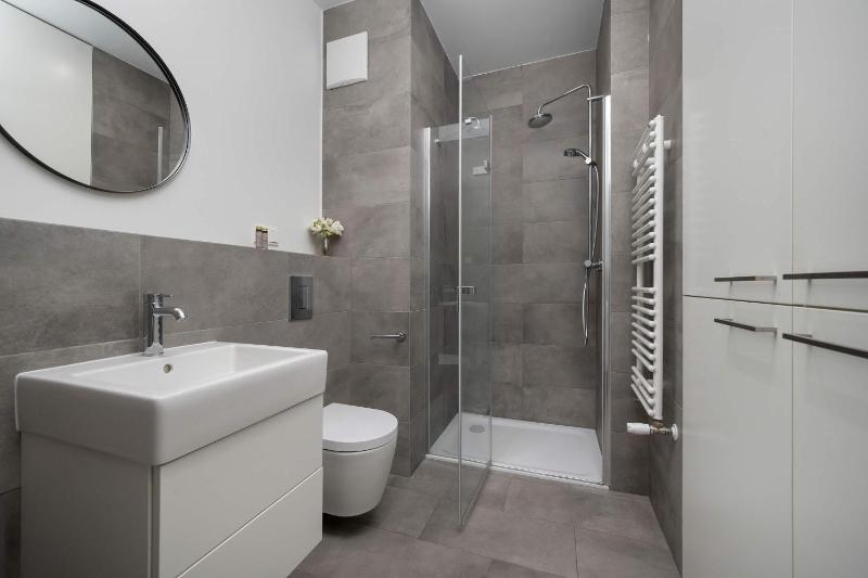 Przestronny Apartament z Tarasem i Parkingiem by Renters Restige - image 18