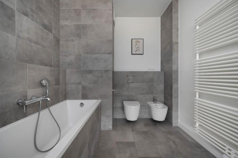 Przestronny Apartament z Tarasem i Parkingiem by Renters Restige - image 10