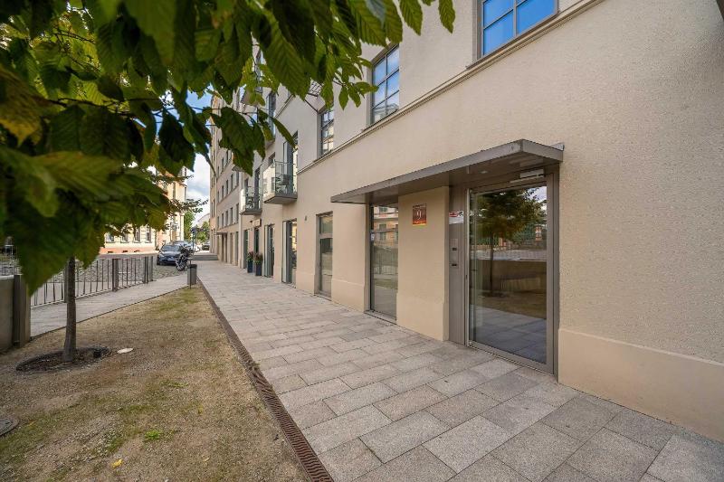 Przestronny Apartament z Tarasem i Parkingiem by Renters Restige - image 20