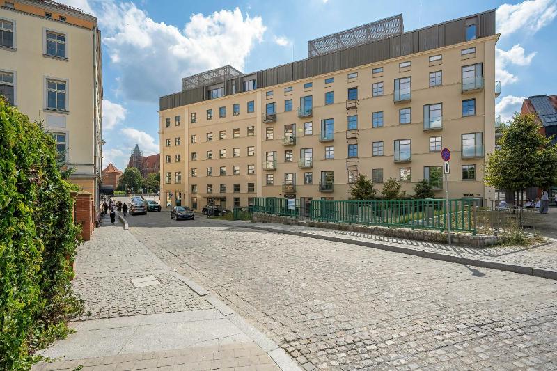 Przestronny Apartament z Tarasem i Parkingiem by Renters Restige - image 27