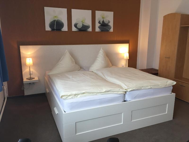 Double Room image 1
