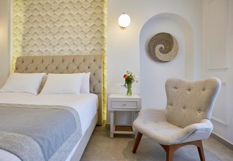 Superior Triple Room image 3