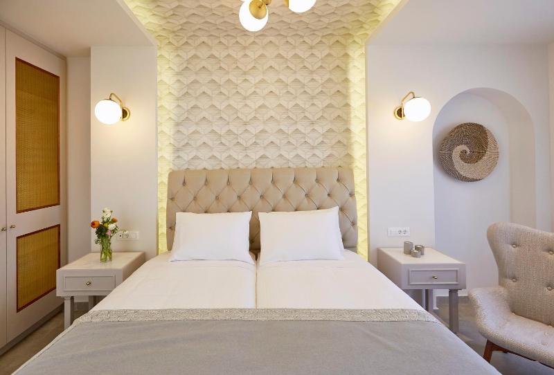 Superior Double Room image 3