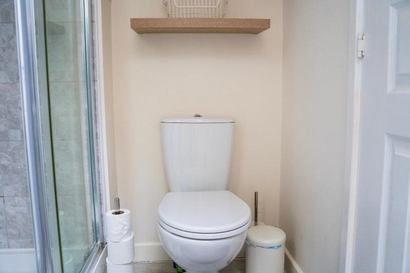 Cozy Coventry Retreat - 3 Bedroom House - image 26