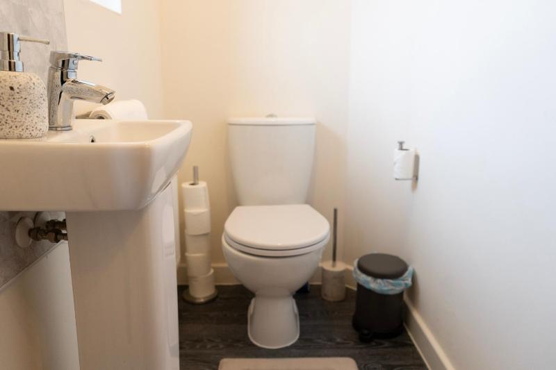 Cozy Coventry Retreat - 3 Bedroom House - image 11
