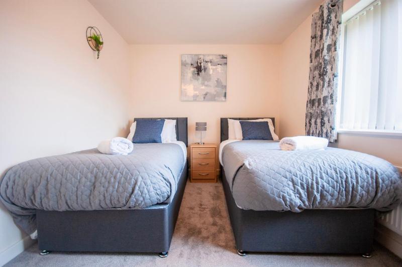 Cozy Coventry Retreat - 3 Bedroom House - image 29
