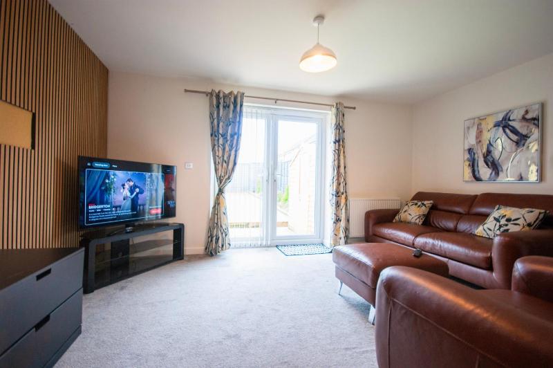 Cozy Coventry Retreat - 3 Bedroom House - image 18