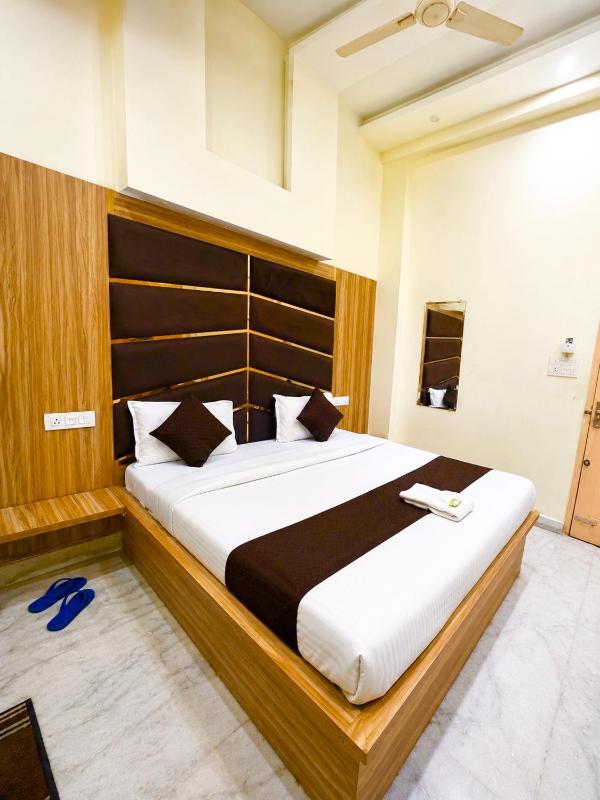 HR King HOTEL - image 5