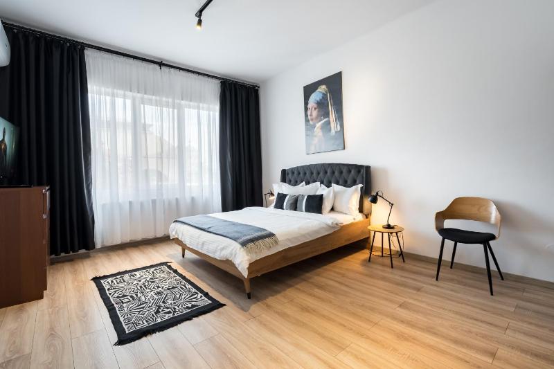 Old Town Superior Apartment by MRG - image 4