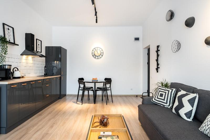 Old Town Superior Apartment by MRG - image 11