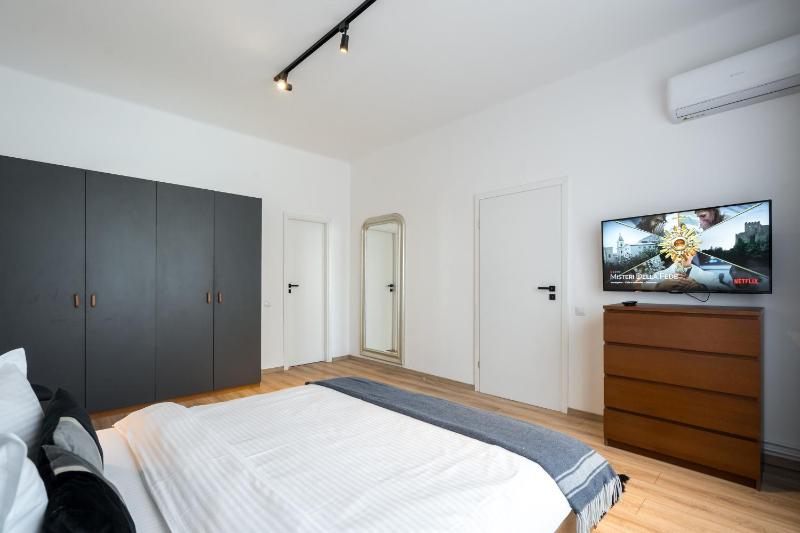 Old Town Superior Apartment by MRG - image 15