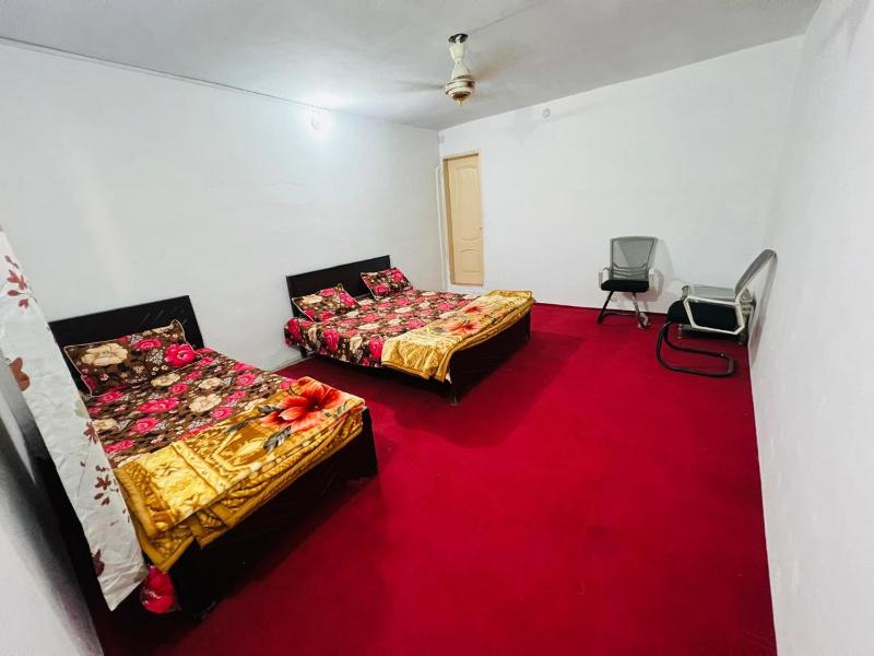 Sada bahar hotel near embassy bharakahu Islamabad - image 4
