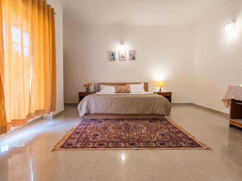 A Peaceful Retreat Just 2km Away From Prem Mandir - image 9