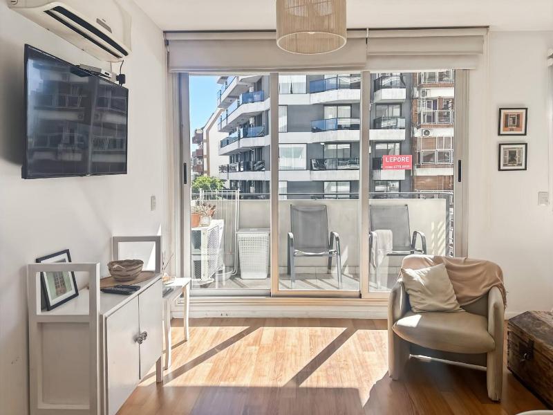 Charming Central Buenos Aires Apartment with City Views - image 15