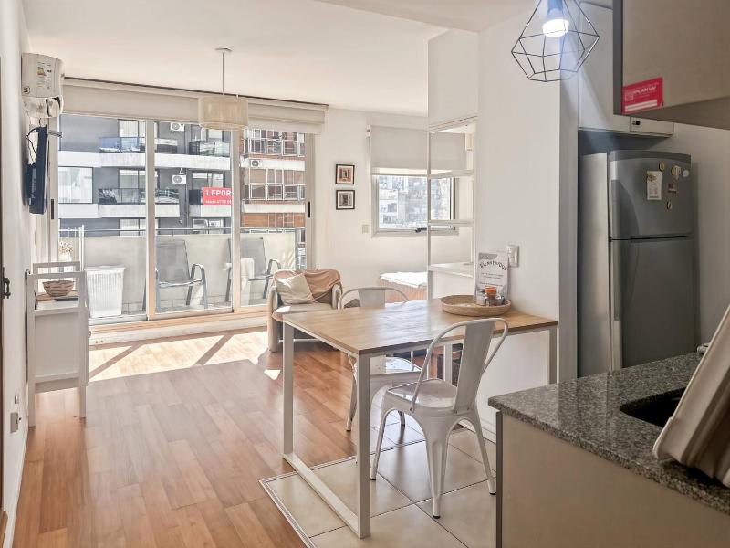 Charming Central Buenos Aires Apartment with City Views - image 2