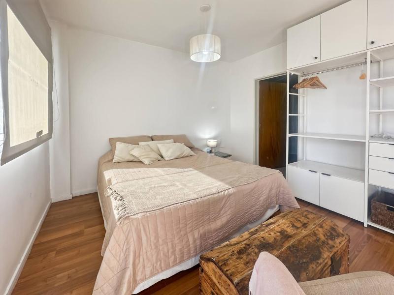 Charming Central Buenos Aires Apartment with City Views - image 10