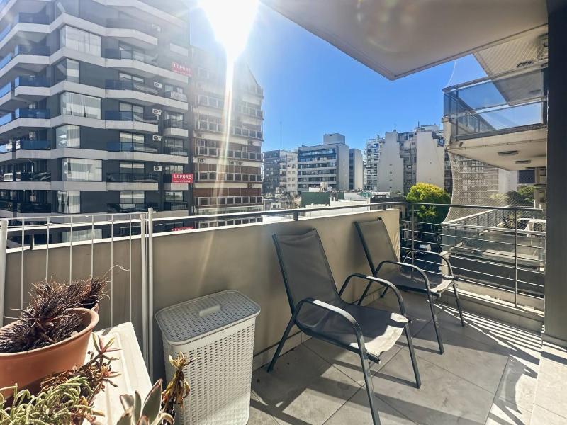 Charming Central Buenos Aires Apartment with City Views - image 7