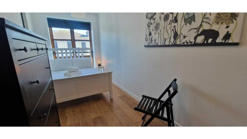 Large 2bd at trendy Portobello Dublin city centre - image 16