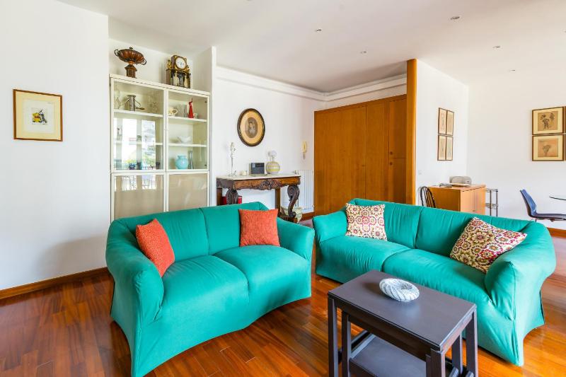 Chiaia Elegant Apartment by Wonderful Italy - image 2