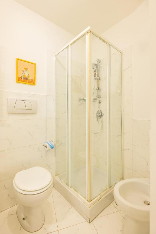 Chiaia Elegant Apartment by Wonderful Italy - image 11