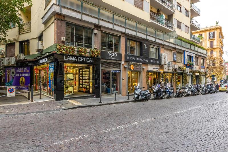 Chiaia Elegant Apartment by Wonderful Italy - image 6
