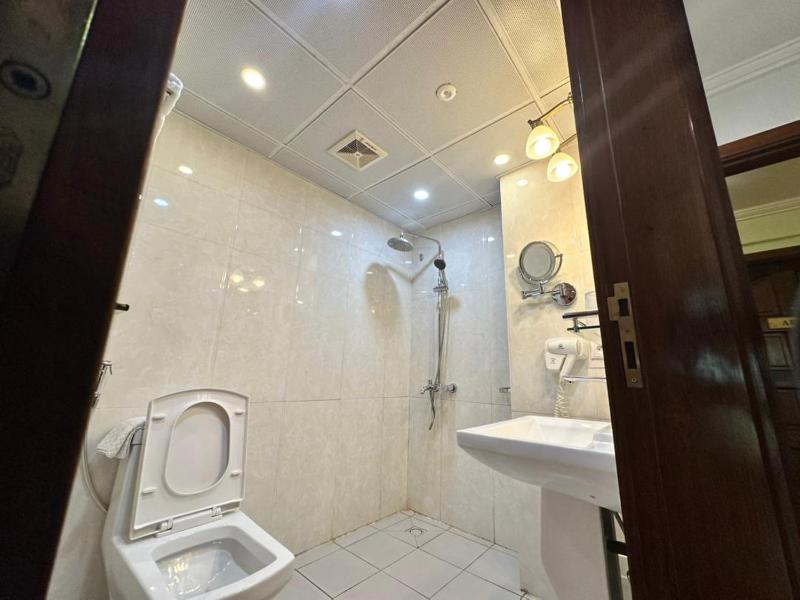 Grand Hotel Airport - image 16