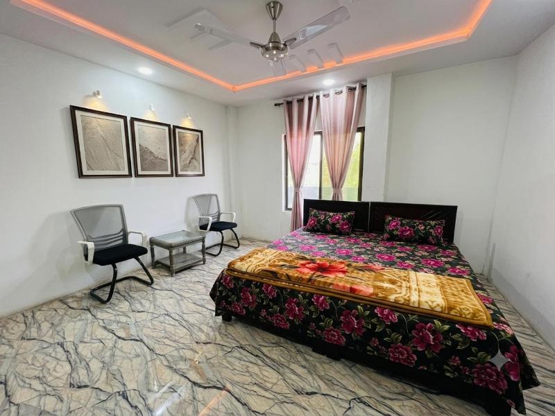 Sada bahar hotel near embassy bharakahu Islamabad - image 6