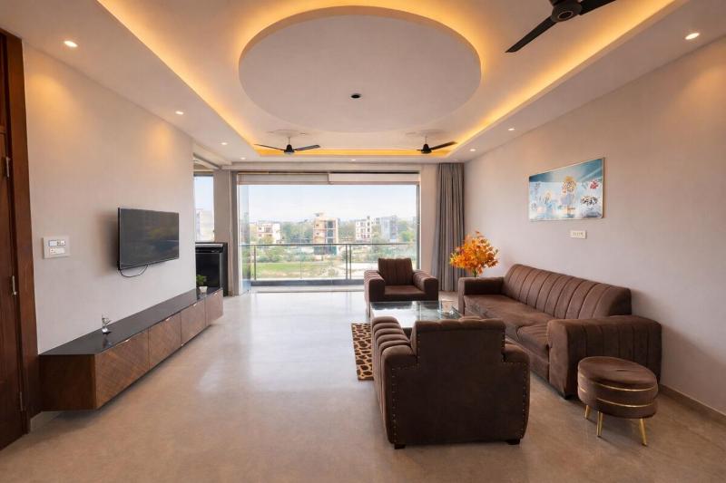Spacious 2BHK Apartment - Near India Expo Mart - image 47