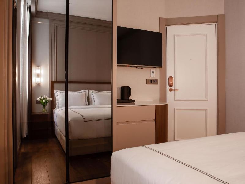 Soie Boutique Hotel - image 2