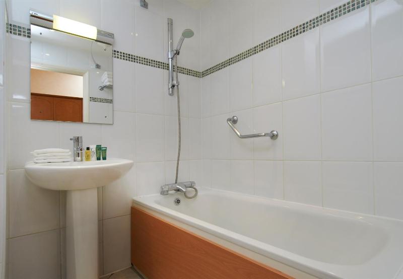 Double Room image 4