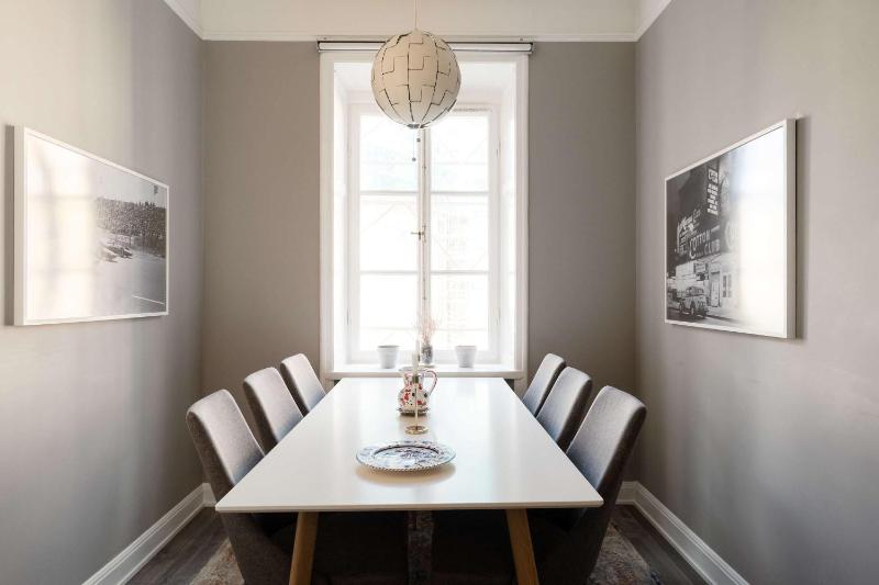 Beautiful Karlaplan Apartment 70sqm Balcony - image 10