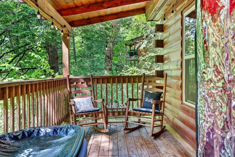 Gorgeous 22 in Gatlinburg wFree Tickts to DollywoodAnakeestaAquariumZipline - image 3