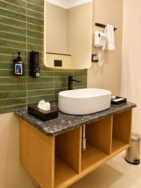 Celebration suites hotel - image 15